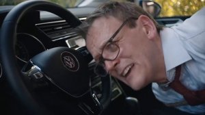 VW Indonesia | Volkswagen Touran Spot, Gefangener