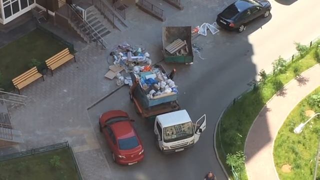 Вывоз мусорного контейнера смотреть онлайн