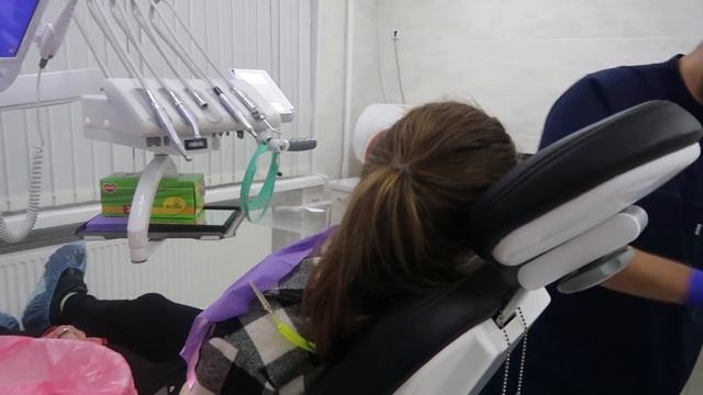 VLOG Даша первый раз лечит зуб. Хотела сбежать смотреть онлайн