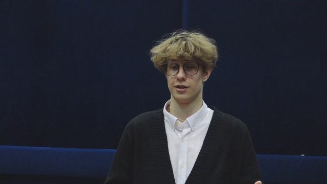 6 Жванецкий «Есть люди как книги» читает Иван Животовский.mp4