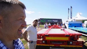 Обзор полуприцепа контейнеровоза "Политранс". Грузоподъемность 40 тонн. Для всех типов контейнеров.