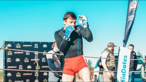 УВОЛЕННЫЙ БОРЕЦ против Официанта!! Быстрый Бой !!!