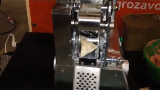 Изготовление продукта "самса" (треугольник) на пельменном аппарате JGL-60. смотреть онлайн