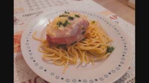 Куриные бедрышки с чесноком запеченные под сыром