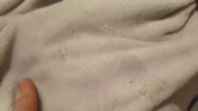 Как убрать ЖВАЧКУ с одежды.