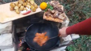 Утка в казане на костре и забытый ингредиент))
