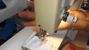 Vintage 'SINGER 522' Electric Sewing Machine