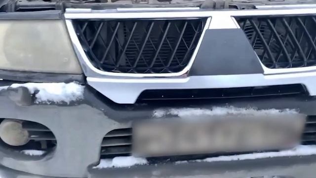 Решетка радиатора Mitsubishi Pajero Sport 1 MN182509XB