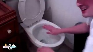 Прикол с унитазом! Смотреть всем! ахаха