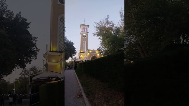 Tower clock in Tashlent, Uzbekistan. Ташкентские куранты, Ташкент, Узбекистан.