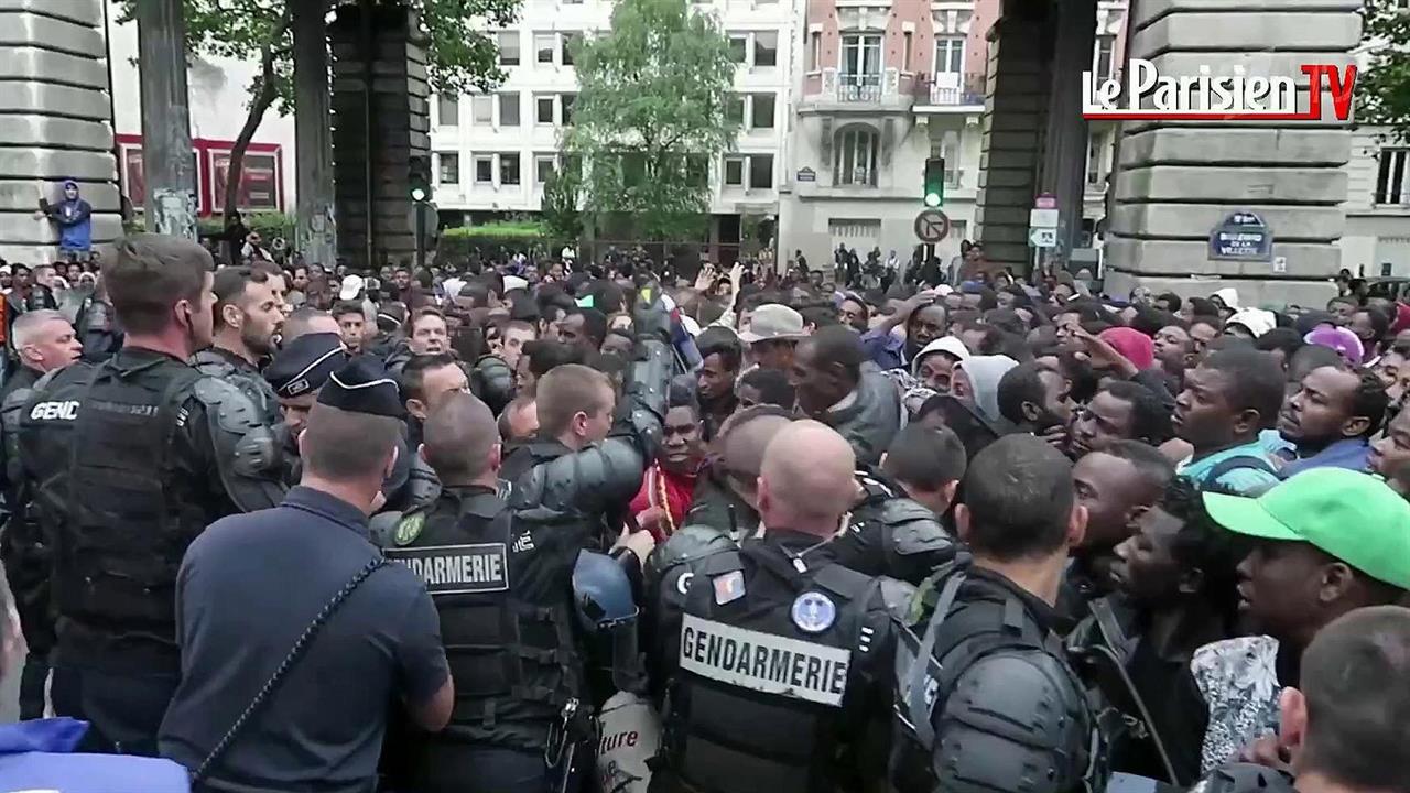 В Париже прошла самая масштабная операция по выселению незаконных мигрантов