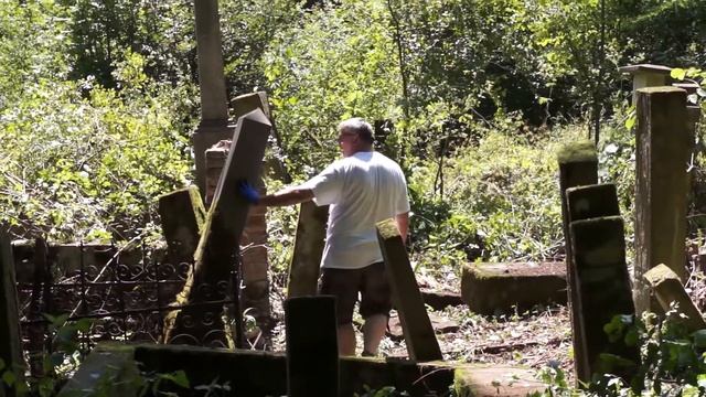 Iskra Guče - Volonterska akcija sređivanja starog groblja u Guči смотреть онлайн