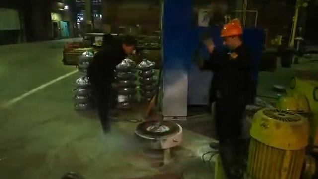 Литейщики на заводе ОАО КМЗ смотреть онлайн