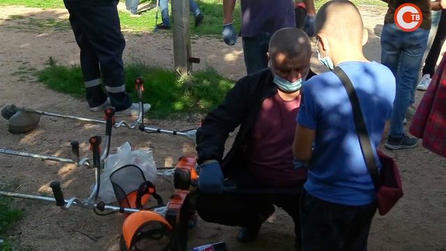 Жители улицы Маршала Геловани вышли на субботник смотреть онлайн