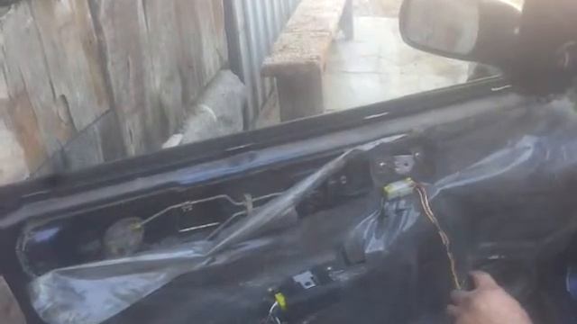 Установка доводчика электростеклоподъемника