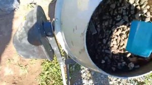 Дешёвый фундамент своими руками. Из сетки и рубероида.