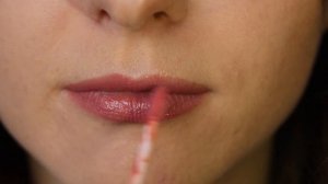 Как сделать губы визуально больше | How to make your lips appear fuller