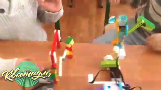 Занятие в младшей группе по робототехнике "КвестиУм" смотреть онлайн