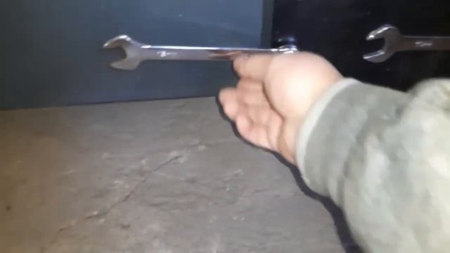 Открыл нижний люк теплообменника на Котле Неделька КО-60 смотреть онлайн