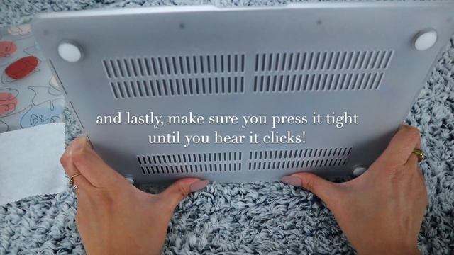 HOW TO INSTALL A HARD SHELL CASE ON YOUR MACBOOK PRO 2020 | CHEAP FINDS ON AMAZON | AESTHETIC + ASM смотреть онлайн