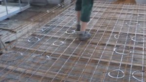 Вязка арматуры цангами и пистолетом.