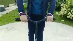 Как сделать Бар Спин на трюковом самокате//барт спин//трюки на самокате