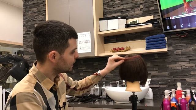 Как филировать филировочными ножницами в женских стрижках?