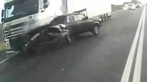 Мужика сбила фура и он остался жив