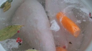 Голень индейки отварная в мультиварке