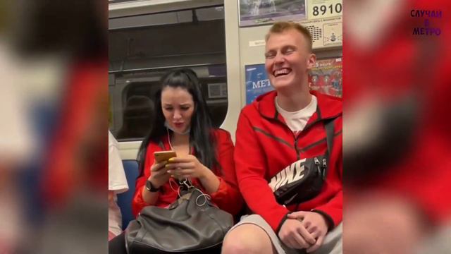 Топ 50 ПОЦЕЛУЕВ В МЕТРО 💋  Случай в МЕТРО  ПРАНК Целую незнакомых девушек