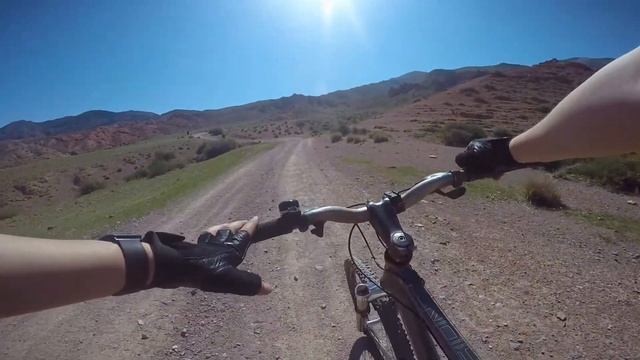 Путешествие на велосипеде через плато Ассы-Тургень к Бартогайскому водохранилищу смотреть онлайн