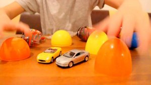Распаковка яиц Welly с коллекционными машинами Unpacking eggs Welly. ВЗАИМНАЯ ПОДПИСКА.
