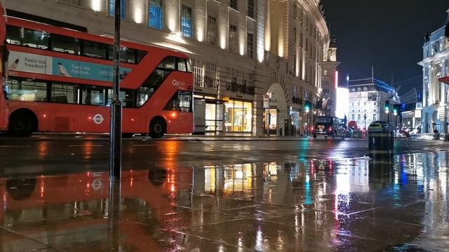 Открыв подарок тети, сердце ушло в пятки. На уголке Книги была надпись, прочитав которую... смотреть онлайн