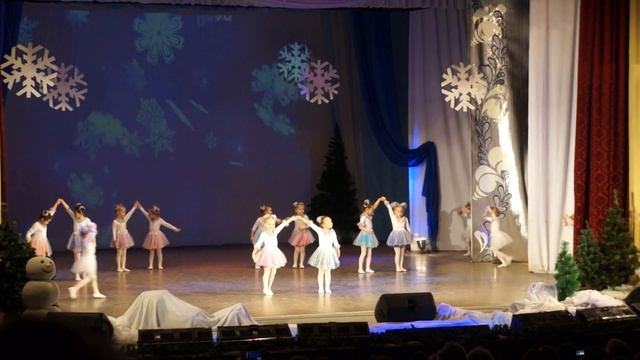 08.12.2019. Ансамбль народного танца " Дымка" "Снежинка" смотреть онлайн
