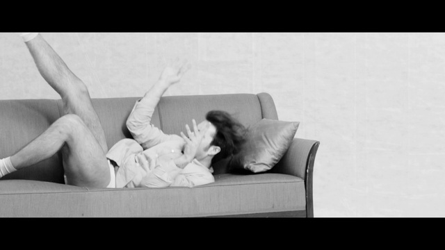 Mikhael Paskalev - I spy смотреть онлайн