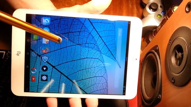 Как перезагрузить зависший смартфон или планшет с не съёмной батареей смотреть онлайн