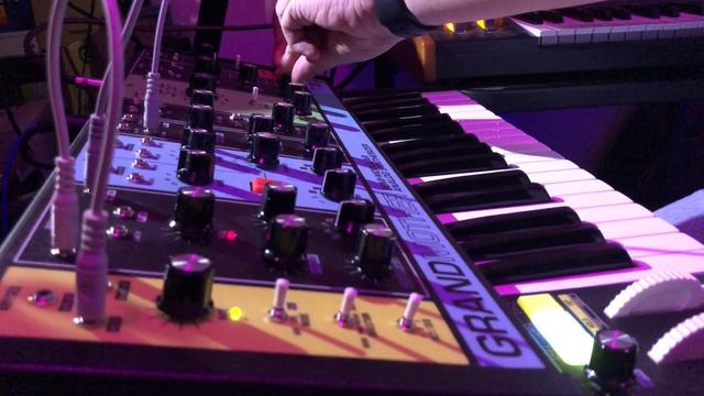 Moog Grandmother + DFAM // First Test смотреть онлайн