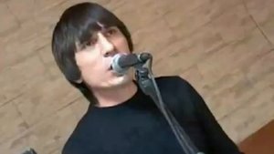 Шестиструнная  гитара в первоначальном варианте .Руслан Тупиев