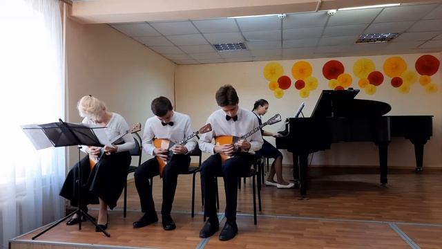 Ансамбль балалаечников и Анна Топунова, А. Хачатурян "Танец с саблями" смотреть онлайн