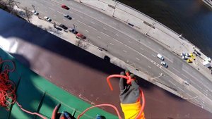 ПРОМЫШЛЕННЫЕ АЛЬПИНИСТЫ - ОСВАИВАЕМ МОСКОВСКИЙ БЮДЖЕТ, МОНТАЖ ГРЕЮЩЕГО КАБЕЛЯ НА КРОВЛЕ.