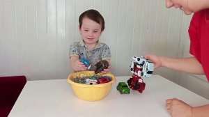 Роботы в бассейне