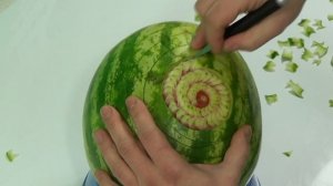 #118 How to make a spiral row on watermelon carving / Jak wyrzeźbić spiralny wzór na arbuzie