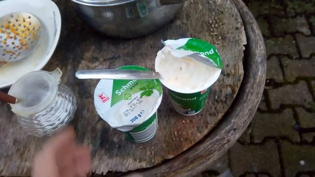 Куриные желудки в казане на костре. смотреть онлайн