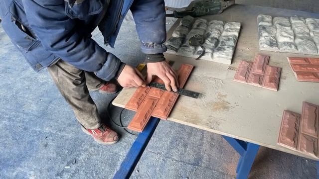 Отделка каркасной бытовки бетонным сайдингом панель-вилка «Ростовский камень»