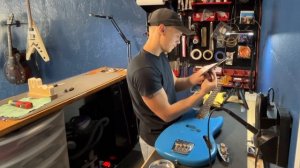 Vintage Mustang Bass Pickup Swap - Troubleshooting - Which Pickup Goes On Top? - How To