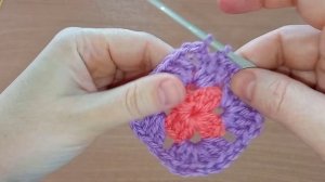 Классический "Бабушкин квадрат" крючком со сменой нити