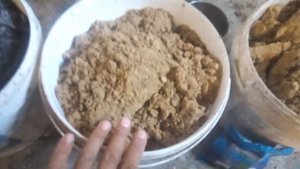 Зольная ванна для кур// Переделал насесты для наседок под зольные ванны// Как сделать зольную ванну