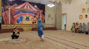 Танец Змеи с обручем