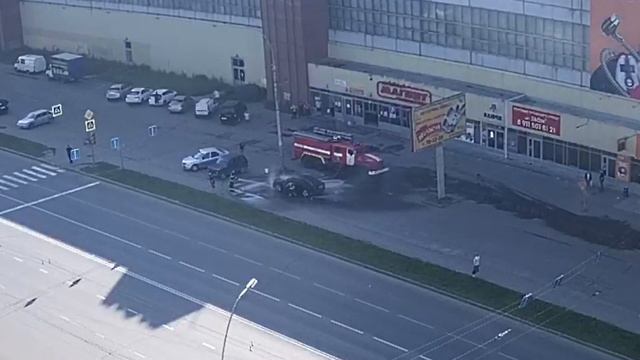 Возгорание автомобиля. Ленинградская - Гончарная (12.07.2022 в 08:12)