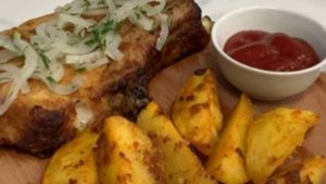 Свиной антрекот с картошкой в духовке. На ужин или обед. Простой рецепт!